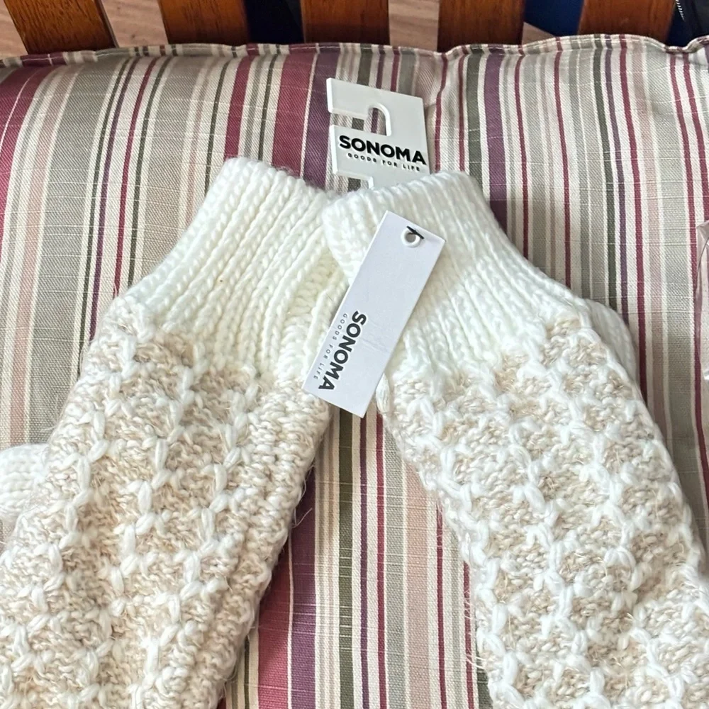 Sonoma White and Tan Knit Mittens
